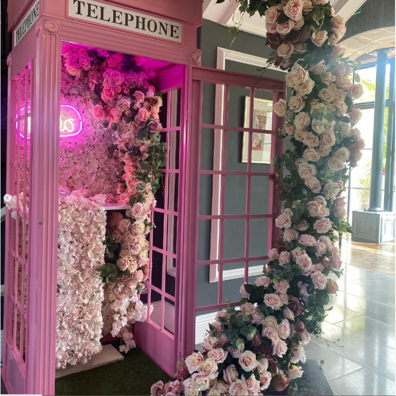 Розовая телефонная будка с цве – обзор и цена Photo Booth Prop