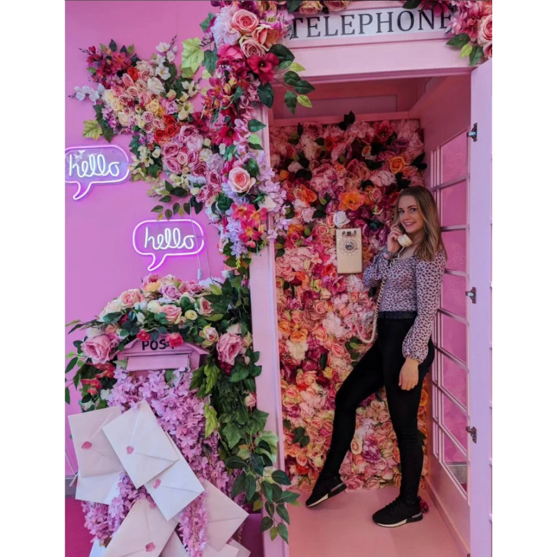 Розовая телефонная будка с цве – обзор и цена Photo Booth Prop